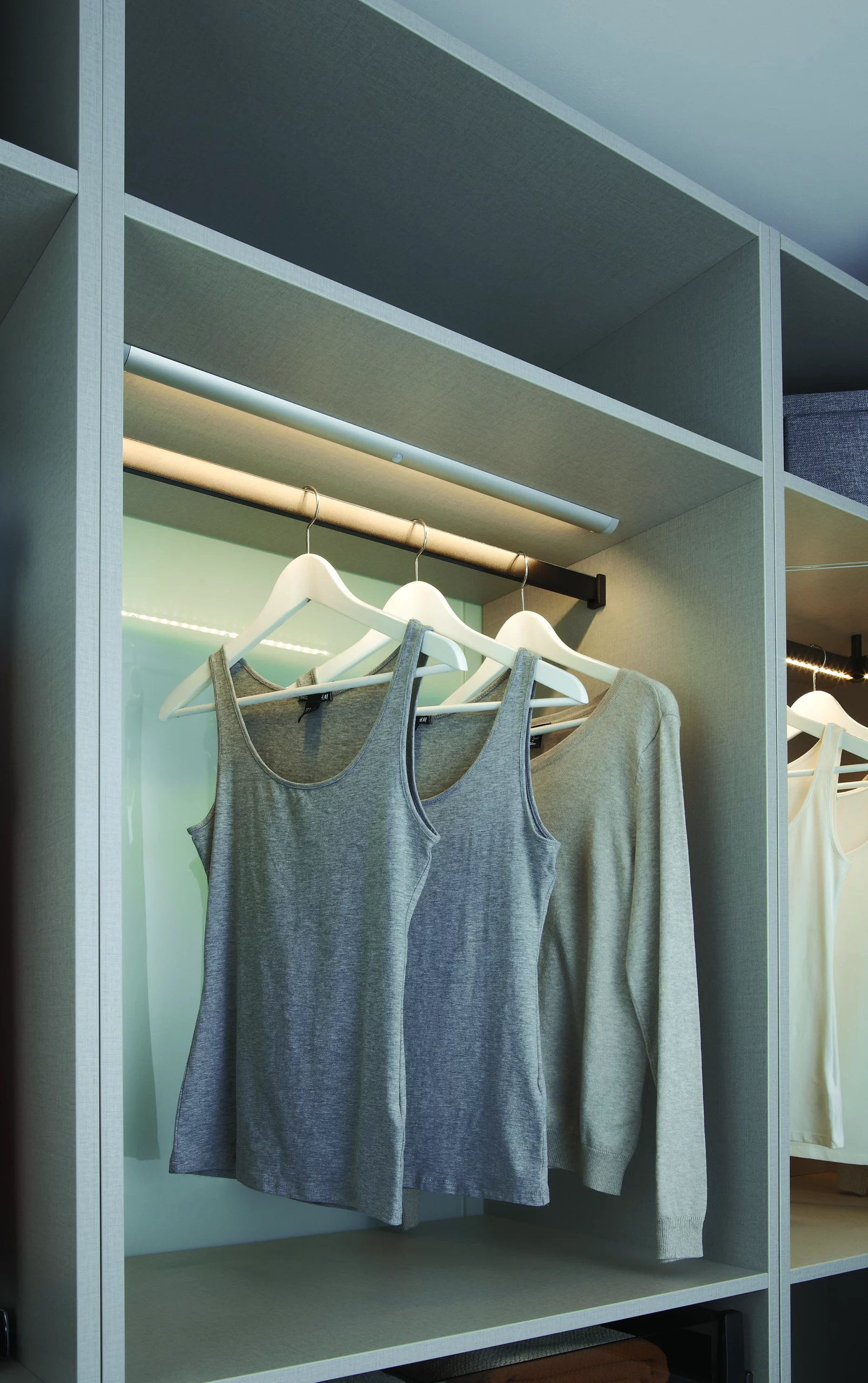 Wardrobe Tube